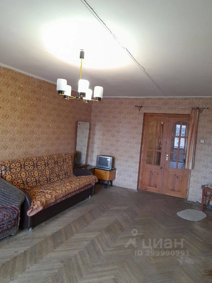 Продажа 4-комн квартиры на вторичном рынке Бухарестская улица, 72К1