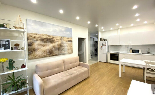 Продажа 2-комн квартиры на вторичном рынке Международная улица,  д. 15А