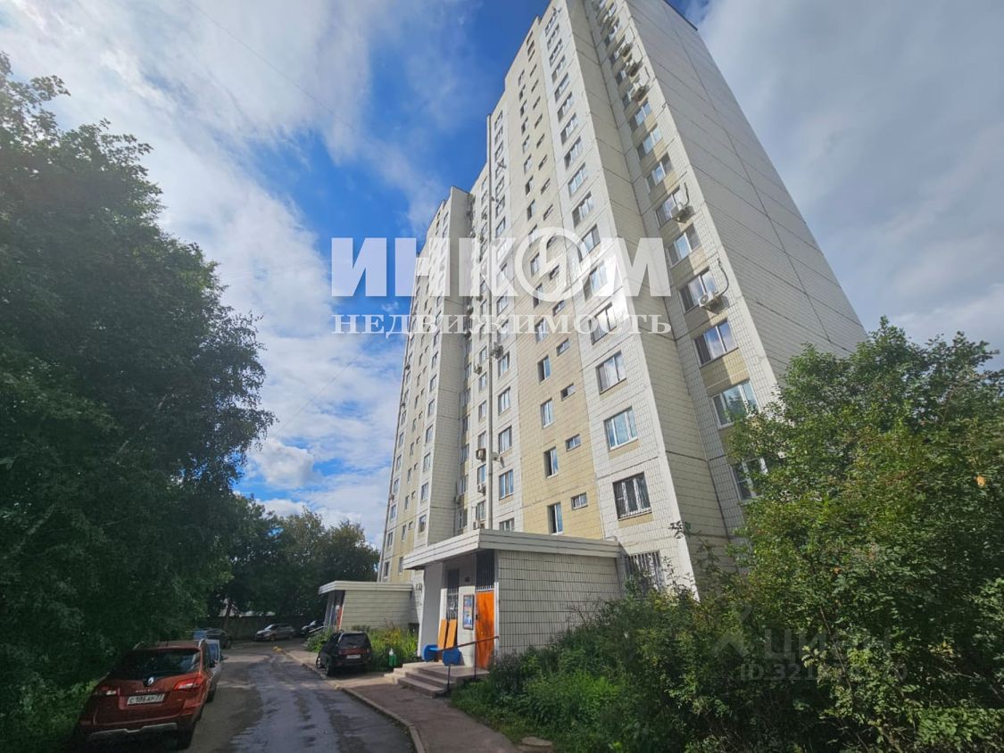 Продажа 3-комн квартиры на вторичном рынке Ясный проезд, 25