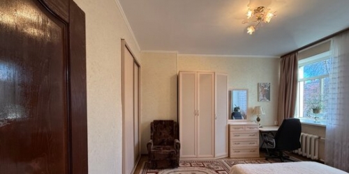 4-комн квартира улица Политрука Пасечника,  д. 8