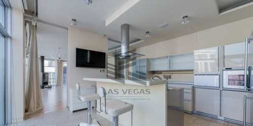 4-комн квартира Молочный переулок,  д. 1