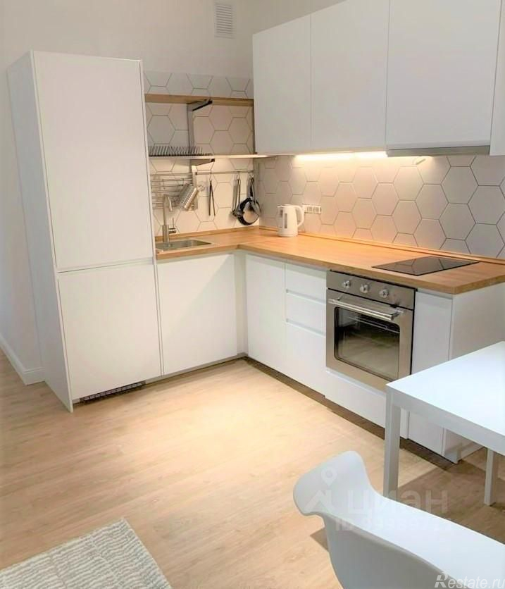 Аренда 2-комн квартиры на вторичном рынке 27-я линия,  д. 6,  к. 2