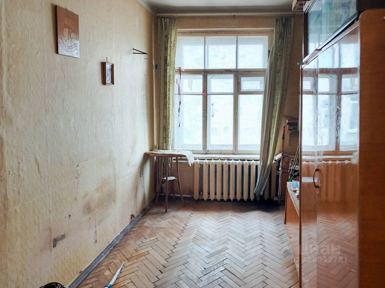Продажа 3-комн квартиры на вторичном рынке улица Полозова, 10