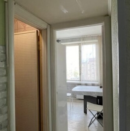 Продажа 2-комн квартиры на вторичном рынке Кутузовский пр-кт,  д. 8