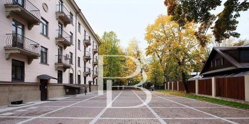 Отдельное здание улица Сурикова,  д. 24