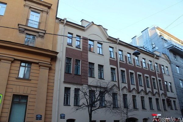 Продажа 6-комн квартиры на вторичном рынке Большая Посадская ул,  д. 4