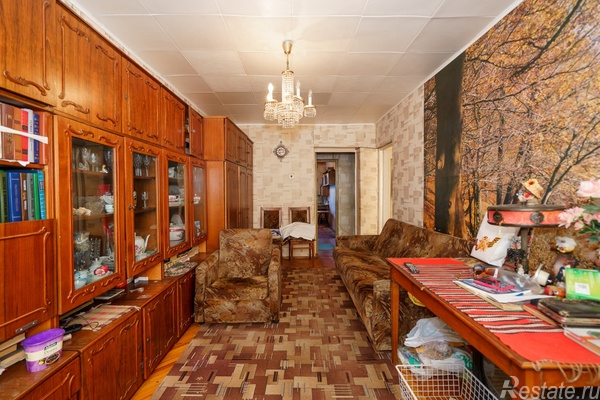 Продажа 3-комн квартиры на вторичном рынке Чекистов ул,  д. 38