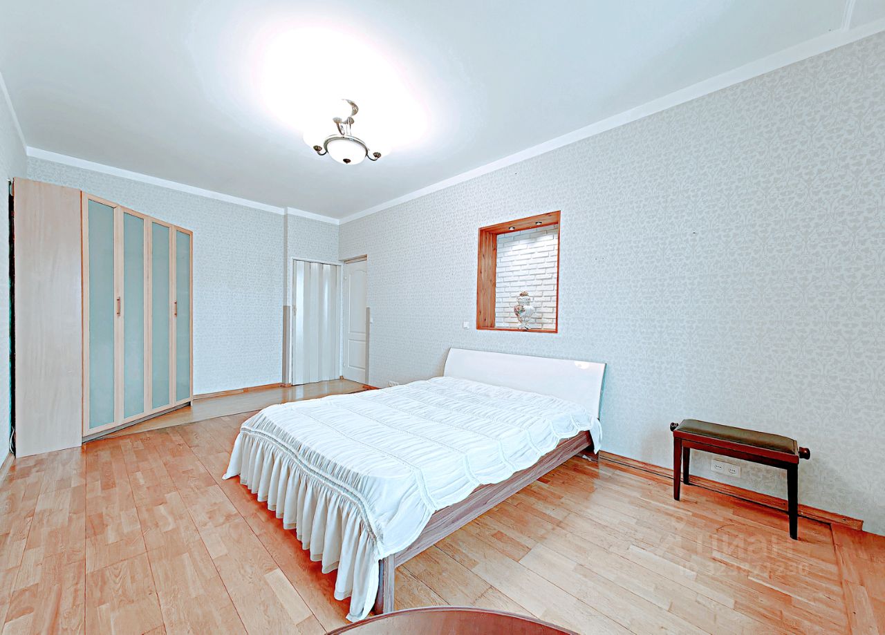 Аренда 3-комн квартиры на вторичном рынке Миллионная улица, 23