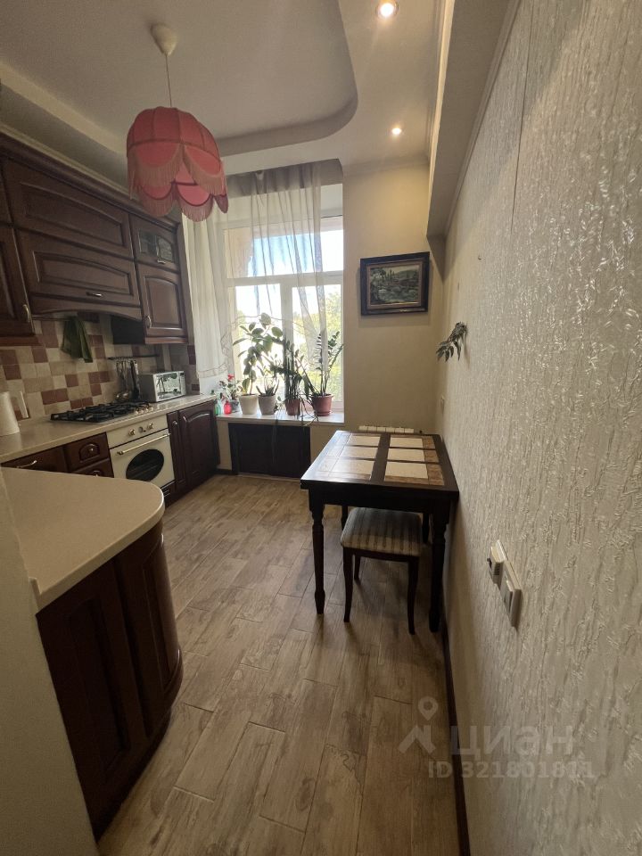 Аренда 2-комн квартиры на вторичном рынке Большой Матросский переулок, 1