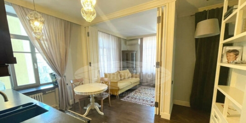 2-комн квартира улица Спиридоновка,  д. 26