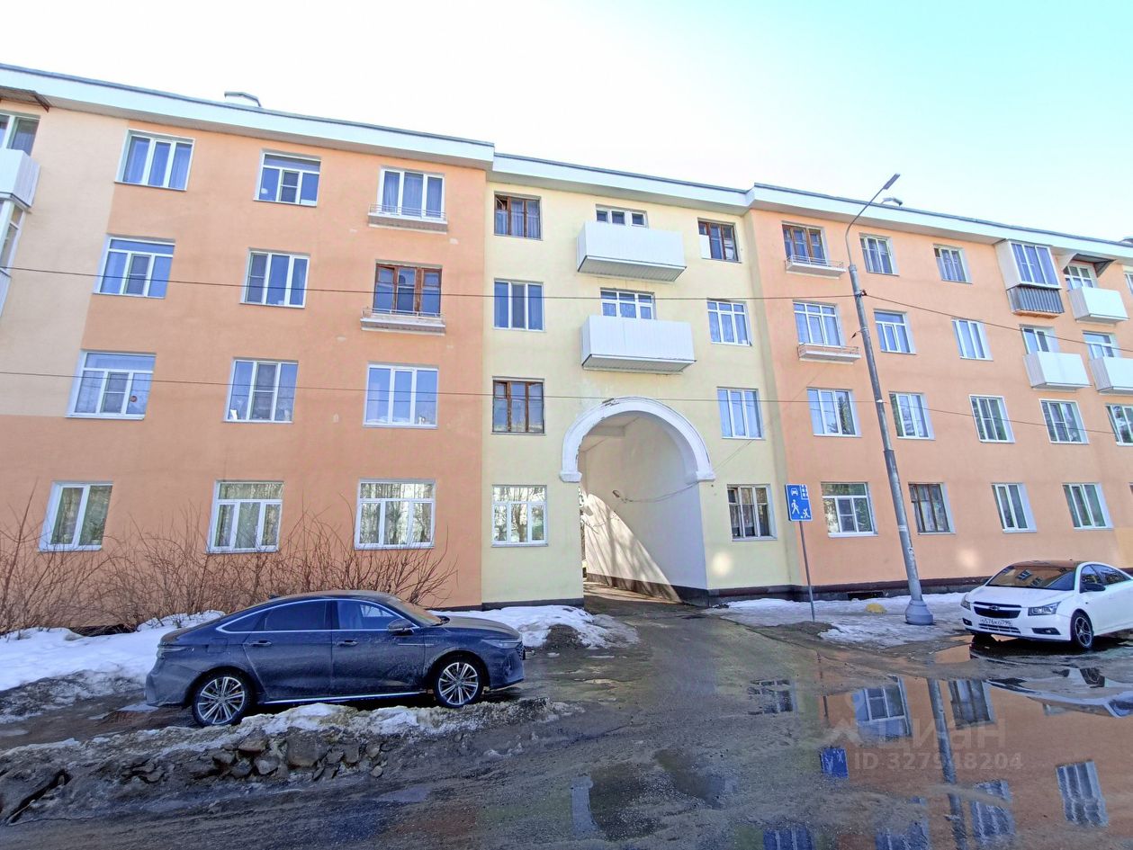 Продажа 2-комн квартиры на вторичном рынке Серпухов, улица Крюкова,  д. 1