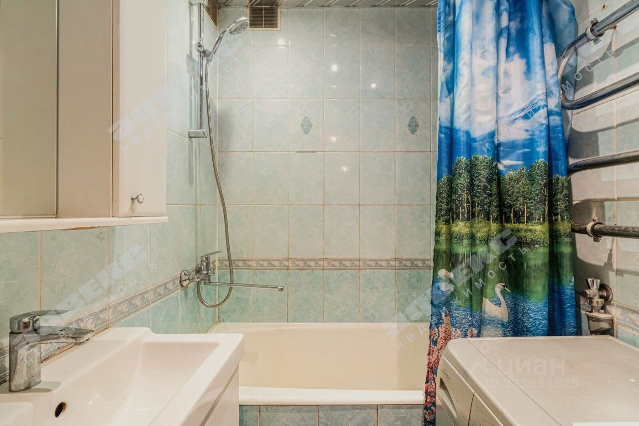 Продажа 3-комн квартиры на вторичном рынке проспект Славы, 43/49