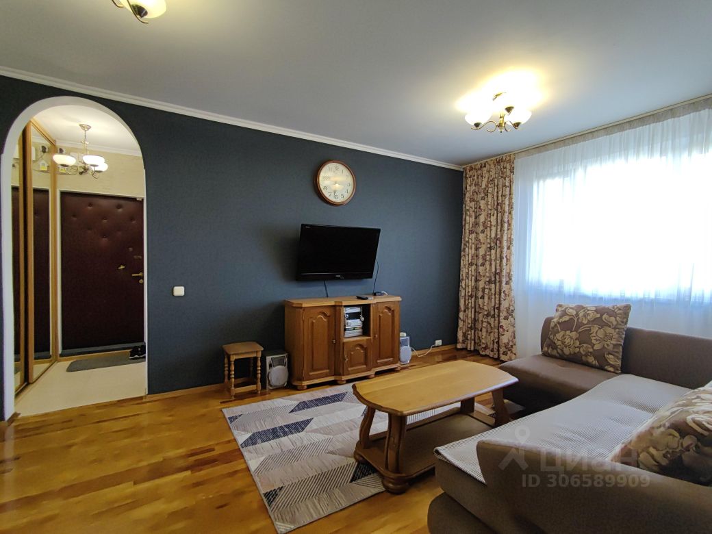 Аренда 3-комн квартиры на вторичном рынке улица Бехтерева, 51к2