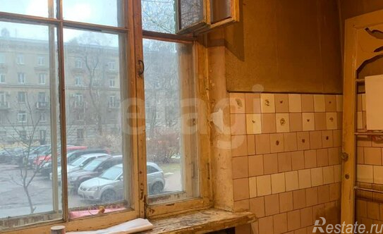 Продажа 2-комн квартиры на вторичном рынке Варшавская ул,  д. 34