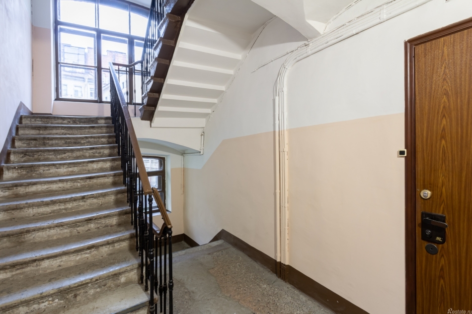 Продажа 2-комн квартиры на вторичном рынке Владимирский пр-кт,  д. 3