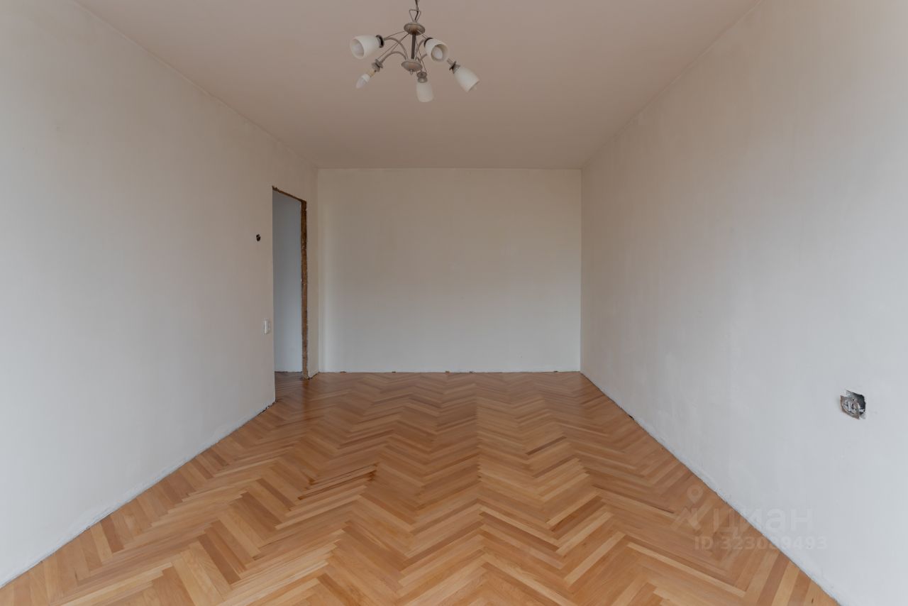 Продажа 1-комн квартиры на вторичном рынке улица Цюрупы, 11К3