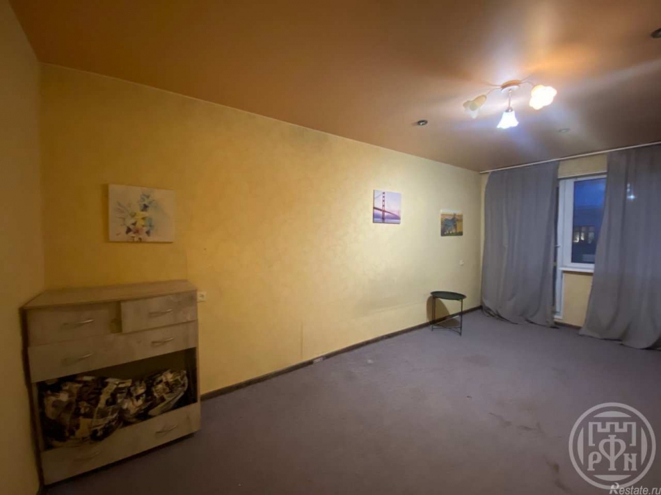 Продажа 1-комн квартиры на вторичном рынке Ломоносов г., Петровский пер.,  д. 4