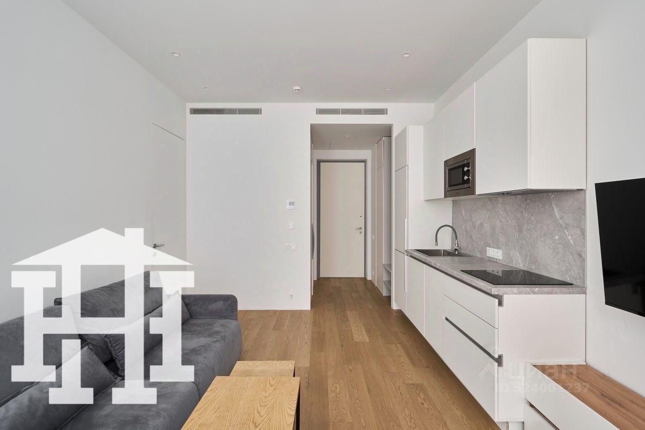 Аренда 2-комн квартиры на вторичном рынке Славянская площадь, 2/5с1