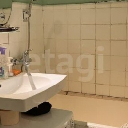 Продажа 1-комн квартиры на вторичном рынке улица Приорова,  д. 1