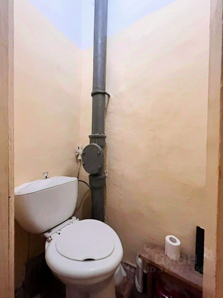 Продажа 2-комн квартиры на вторичном рынке пос. Парусинка, Ивангород, улица Текстильщиков, 4