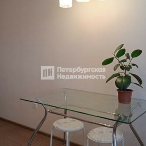 1-комн квартира Приозерск, ул Суворова,  д. 42