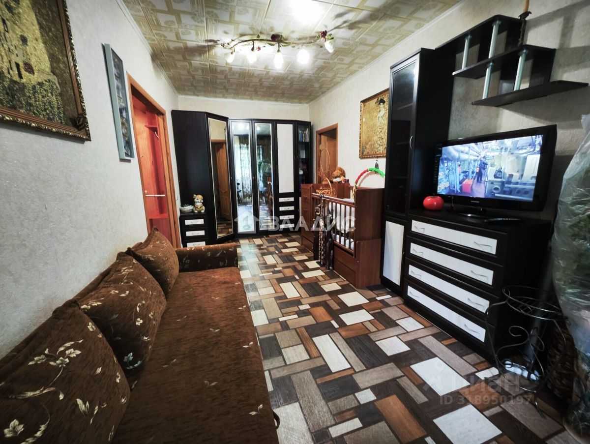 Продажа 2-комн квартиры на вторичном рынке пос. Рыбное, 2