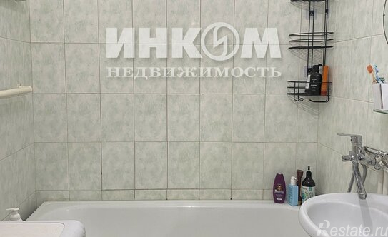 Продажа 1-комн квартиры на вторичном рынке улица Новаторов,  д. 4 к5