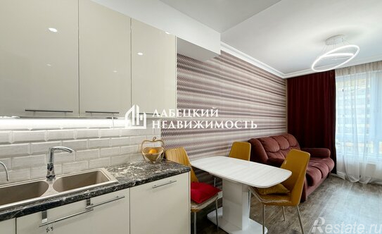 Продажа 2-комн квартиры на вторичном рынке Комендантский пр-кт