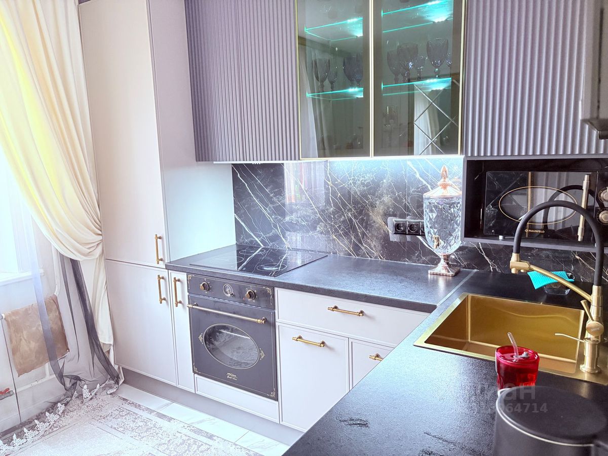 Продажа 2-комн квартиры на вторичном рынке Новые Островцы мкр, д. Островцы, улица Баулинская, 11