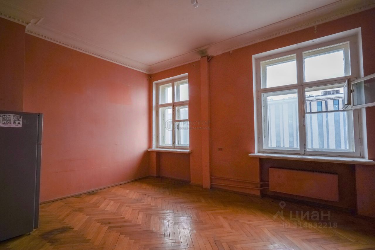 Продажа 4-комн квартиры на вторичном рынке Тверская улица, 19