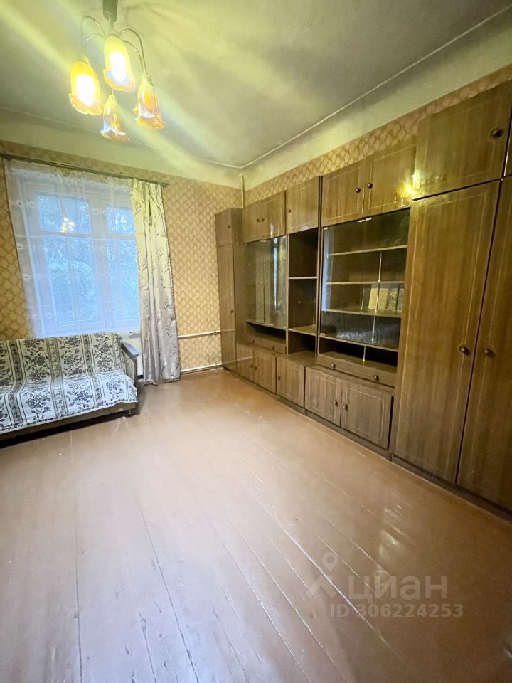 Продажа 3-комн квартиры на вторичном рынке Кировск, Советская улица, 4