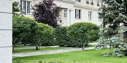 4-комн квартира улица Ефремова, 19к1