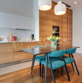 Продажа 3-комн квартиры на вторичном рынке ул Ефремова,  д. 10,  к. 4/4 стр 1