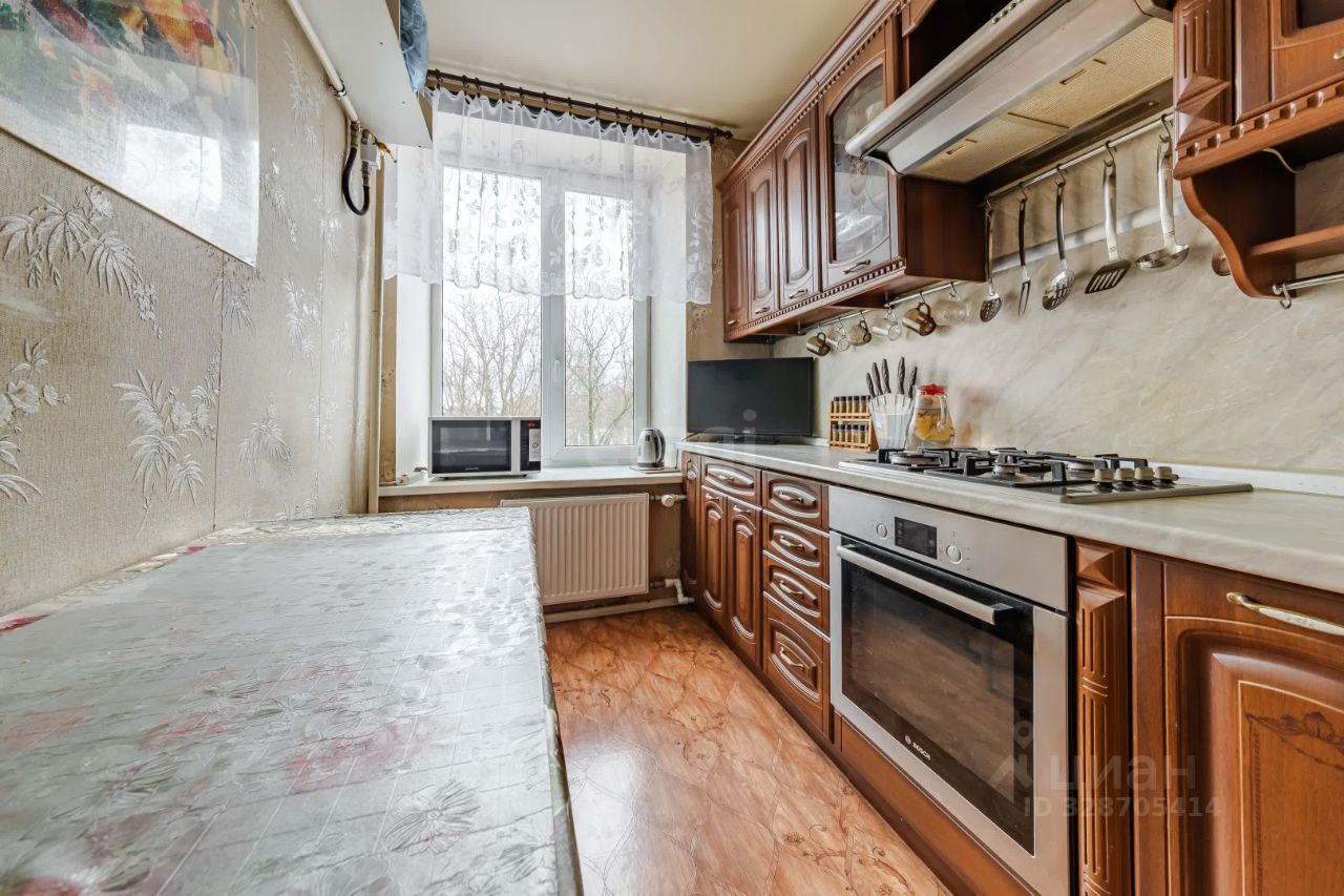 Продажа 3-комн квартиры на вторичном рынке улица Новоселов, 2