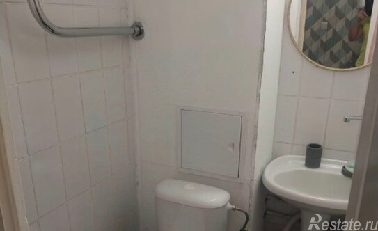 Аренда 1-комн квартиры на вторичном рынке Изумрудная улица,  д. 8