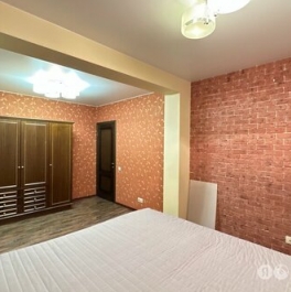 Аренда 2-комн квартиры на вторичном рынке Защитников Москвы пр-кт,  д. 10