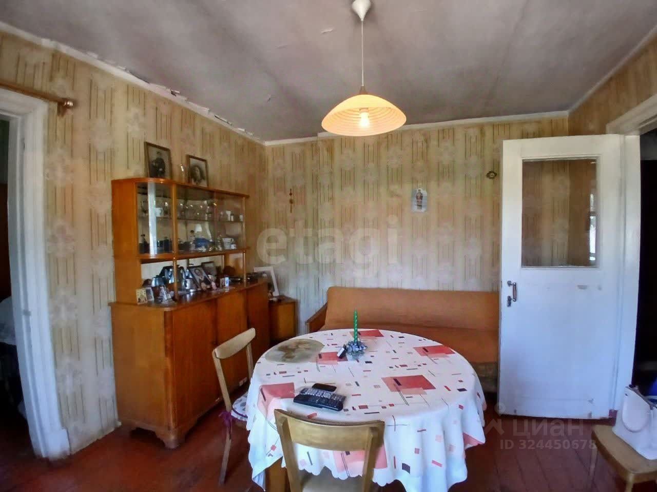 Продажа 2-комн квартиры на вторичном рынке Новая Ладога, улица Ворошилова, 27