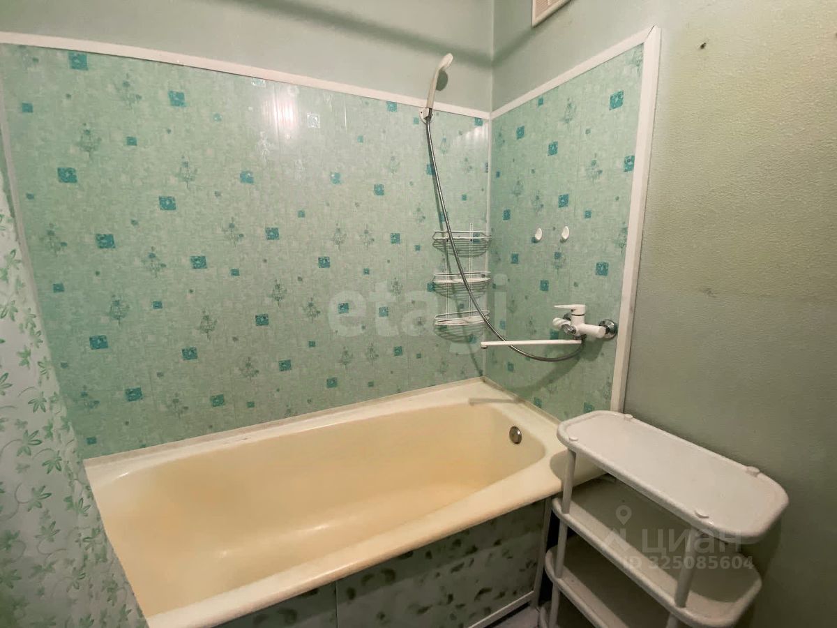 Продажа 1-комн квартиры на вторичном рынке Кириши, Молодежный бульвар, 3