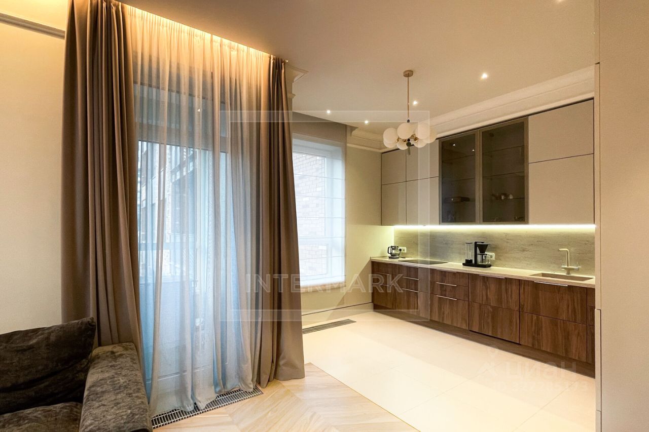 Продажа 3-комн квартиры на вторичном рынке Мантулинская улица, 9к1