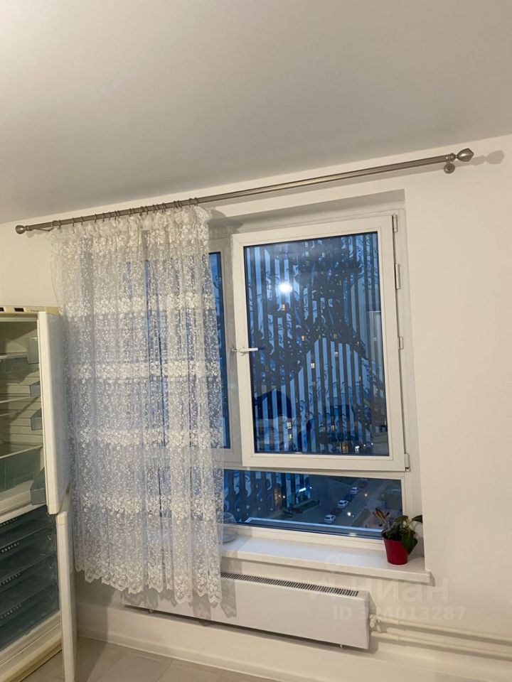 Продажа 3-комн квартиры на вторичном рынке улица Поляны, 5Ак1