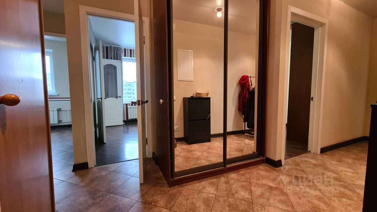 Аренда 3-комн квартиры на вторичном рынке улица Бестужевых,  д. 9А