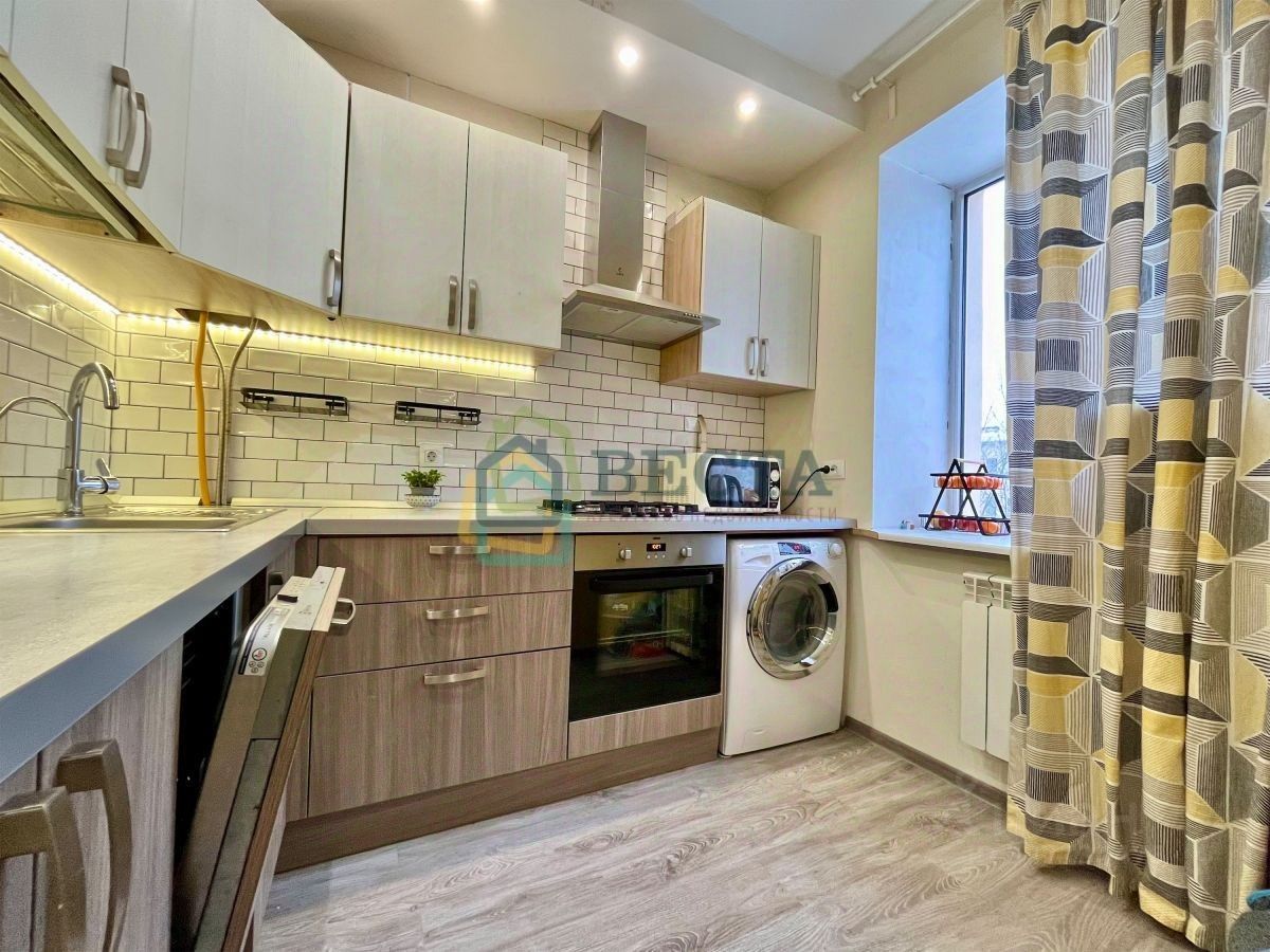 Продажа 3-комн квартиры на вторичном рынке Московский проспект, 130