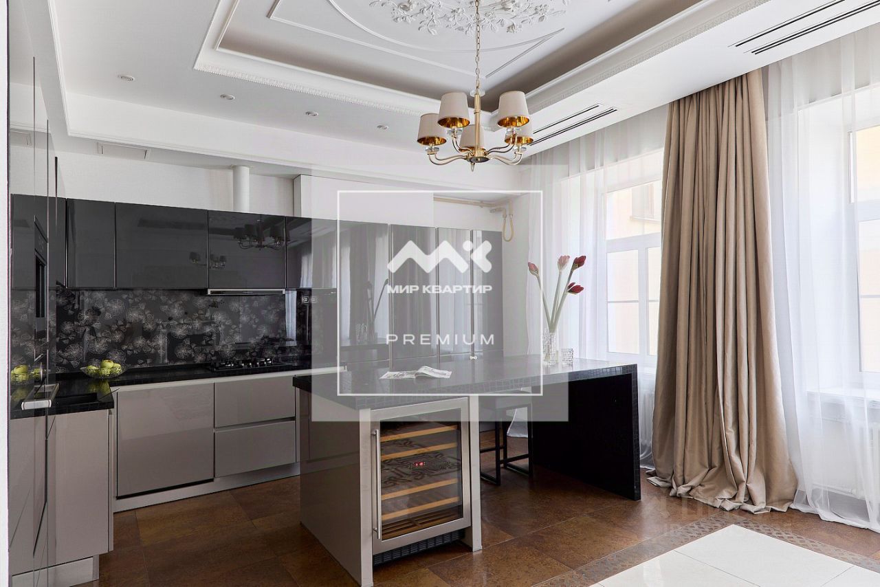 Продажа 5-комн квартиры на вторичном рынке Тверская улица, 14