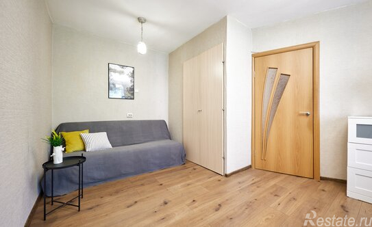 Продажа 1-комн квартиры на вторичном рынке улица Ленсовета,  д. 67 к2