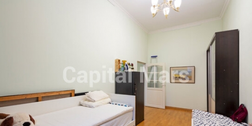 5-комн квартира улица Жуковского,  д. 2