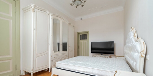 5-комн квартира улица Чаплыгина,  д. 1А