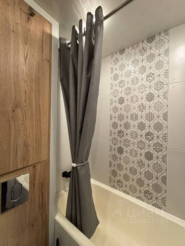 Продажа 1-комн квартиры на вторичном рынке бульвар Новаторов, 116