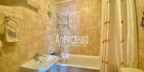 3-комн квартира Пушкин г., Саперная ул. ,  д. 42,  к. 2