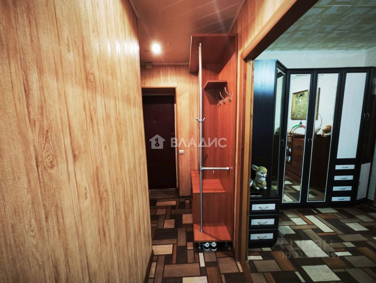Продажа 2-комн квартиры на вторичном рынке пос. Рыбное, 2