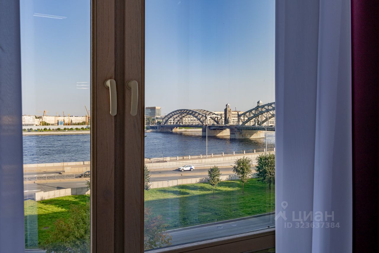 Продажа 5-комн квартиры на вторичном рынке Смольный проспект, 17